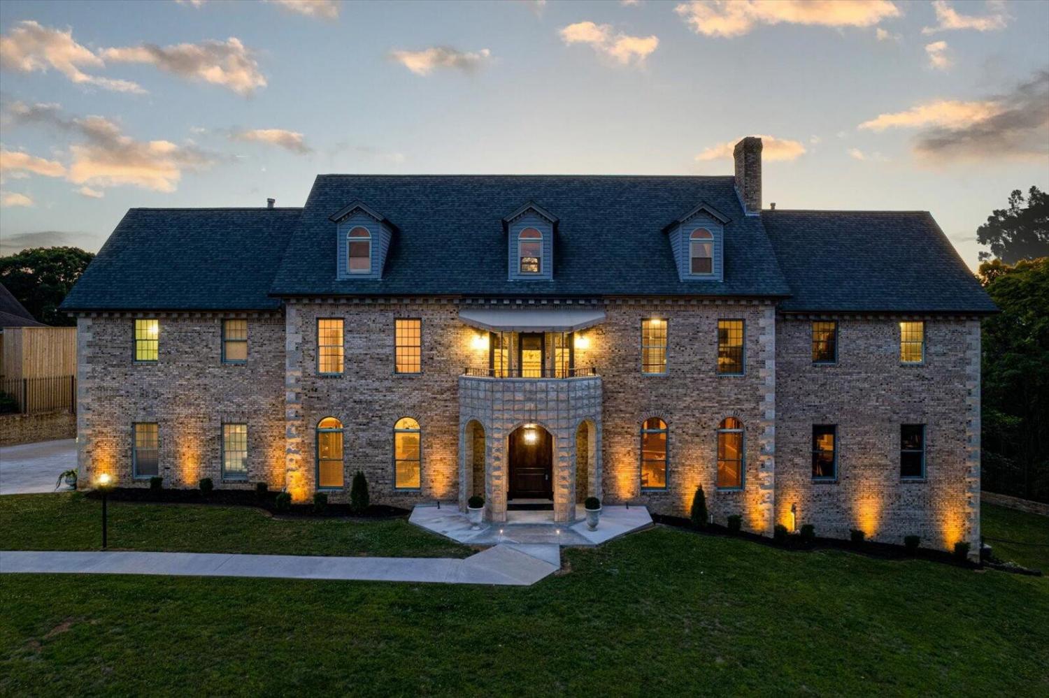 551-N-Crest-Court For Sale
