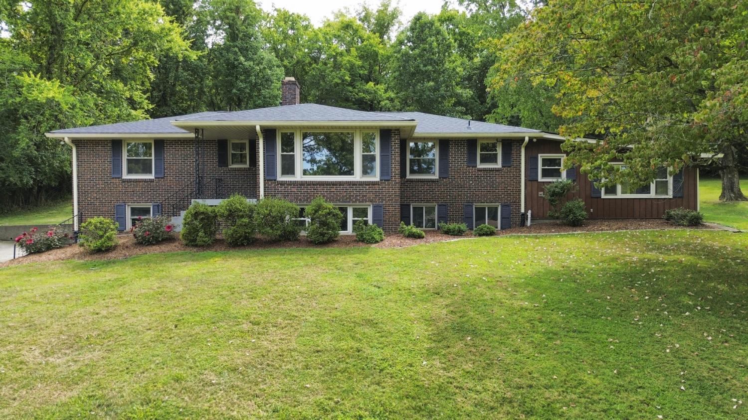 118-Bay-Dr For Sale