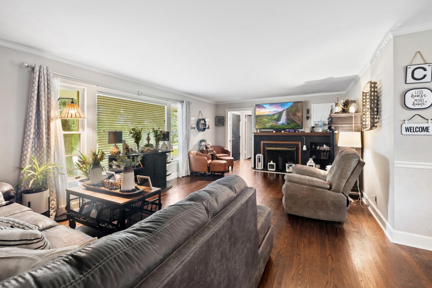 347-Oakwood-Dr For Sale