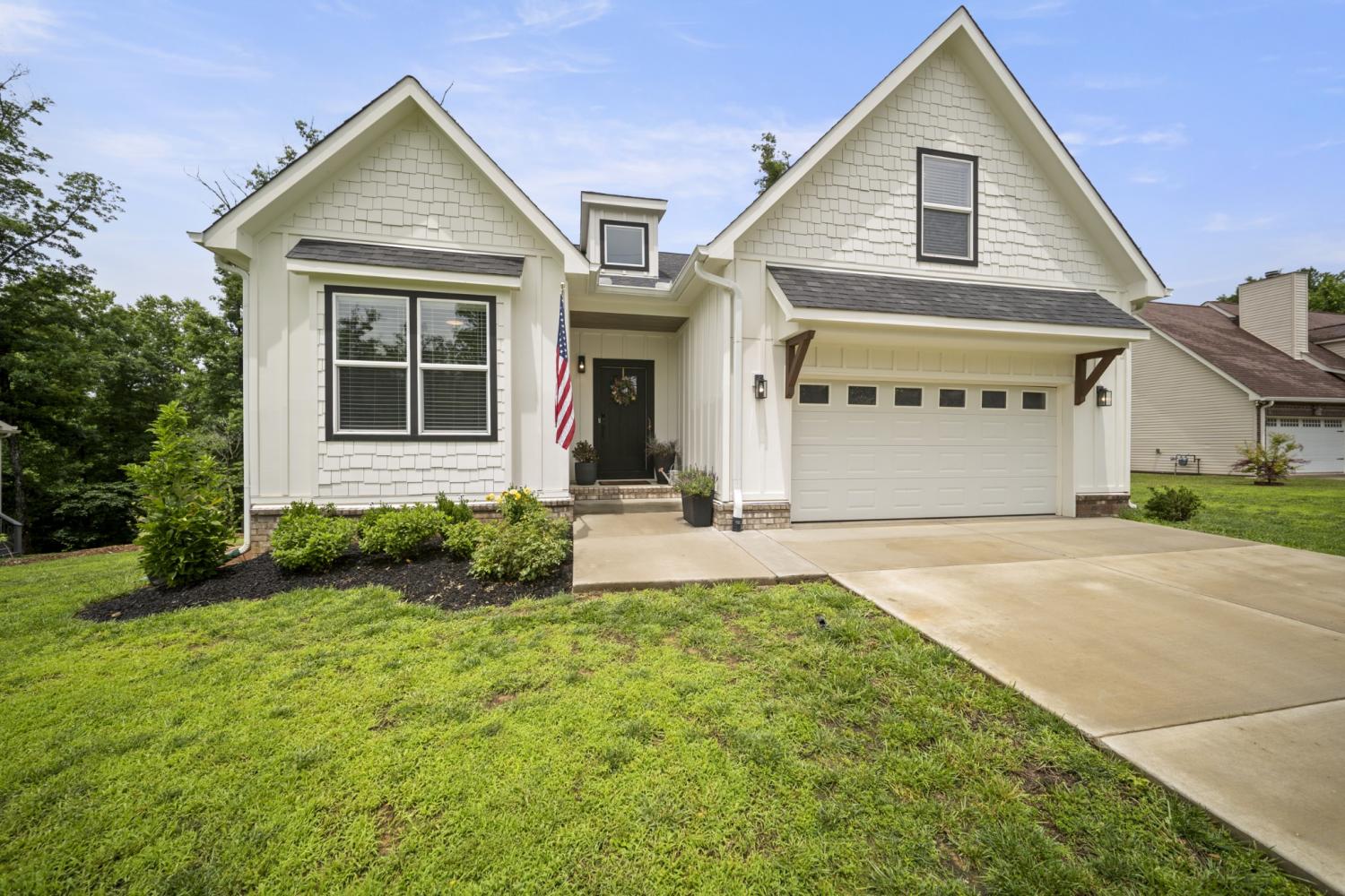212-Cherokee-Dr For Sale