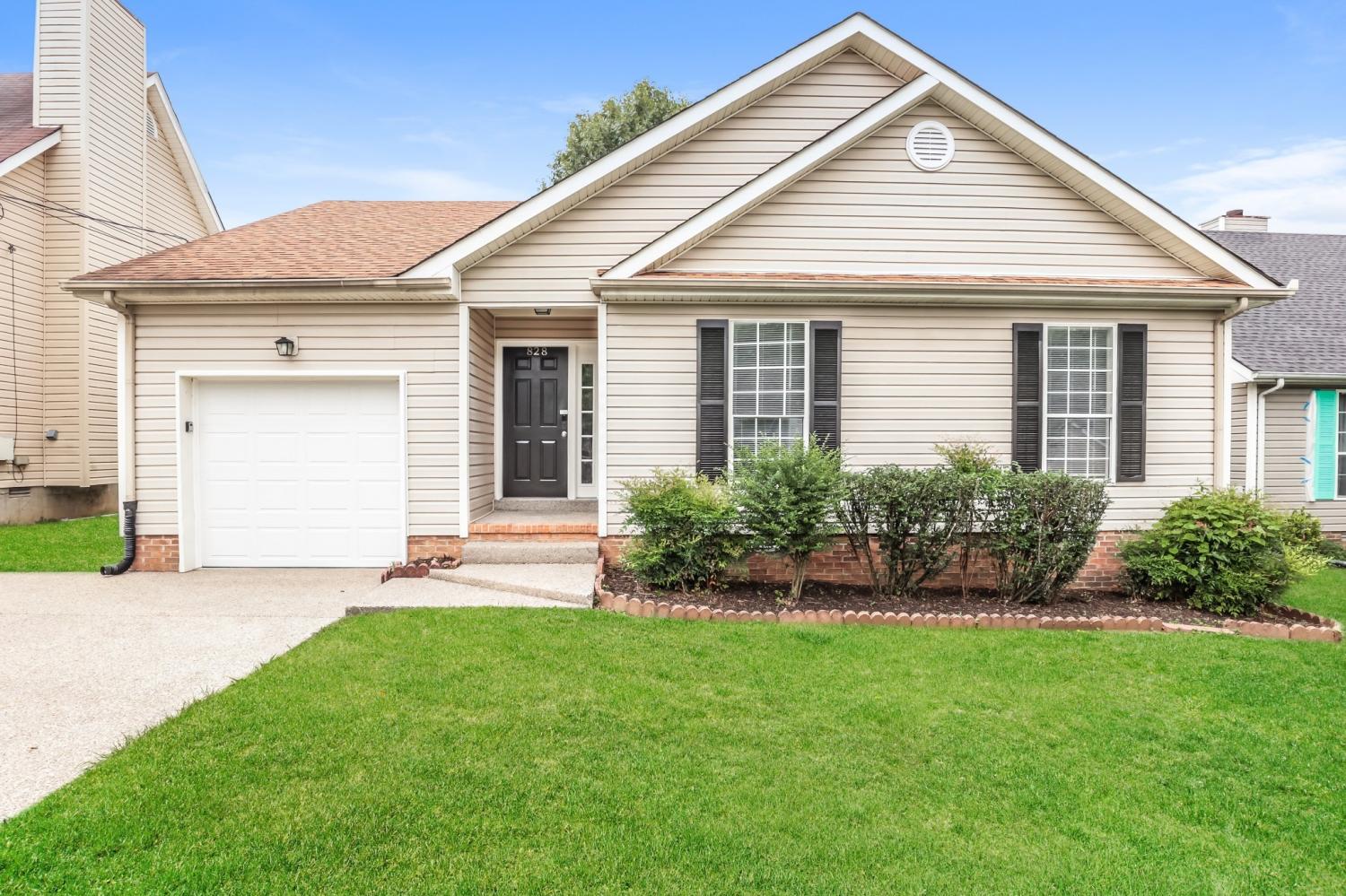 828-Neelys-Chase-Dr For Sale