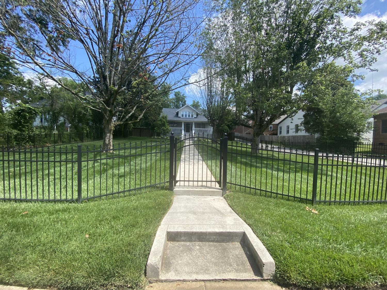 706-W-7th-St For Sale