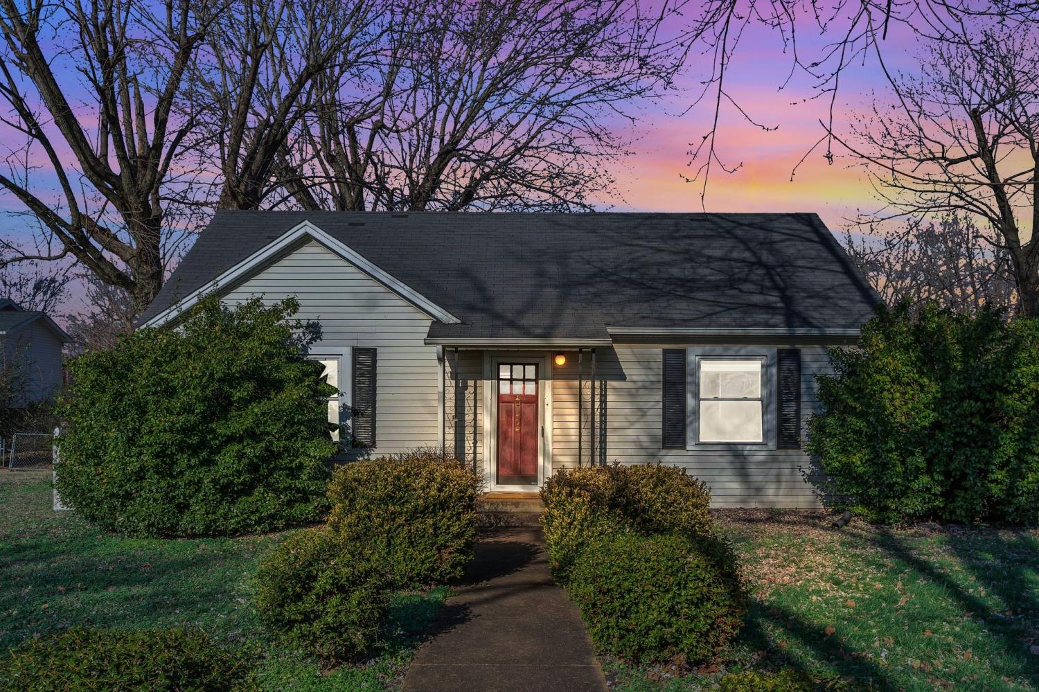 404-Gibson-St For Sale