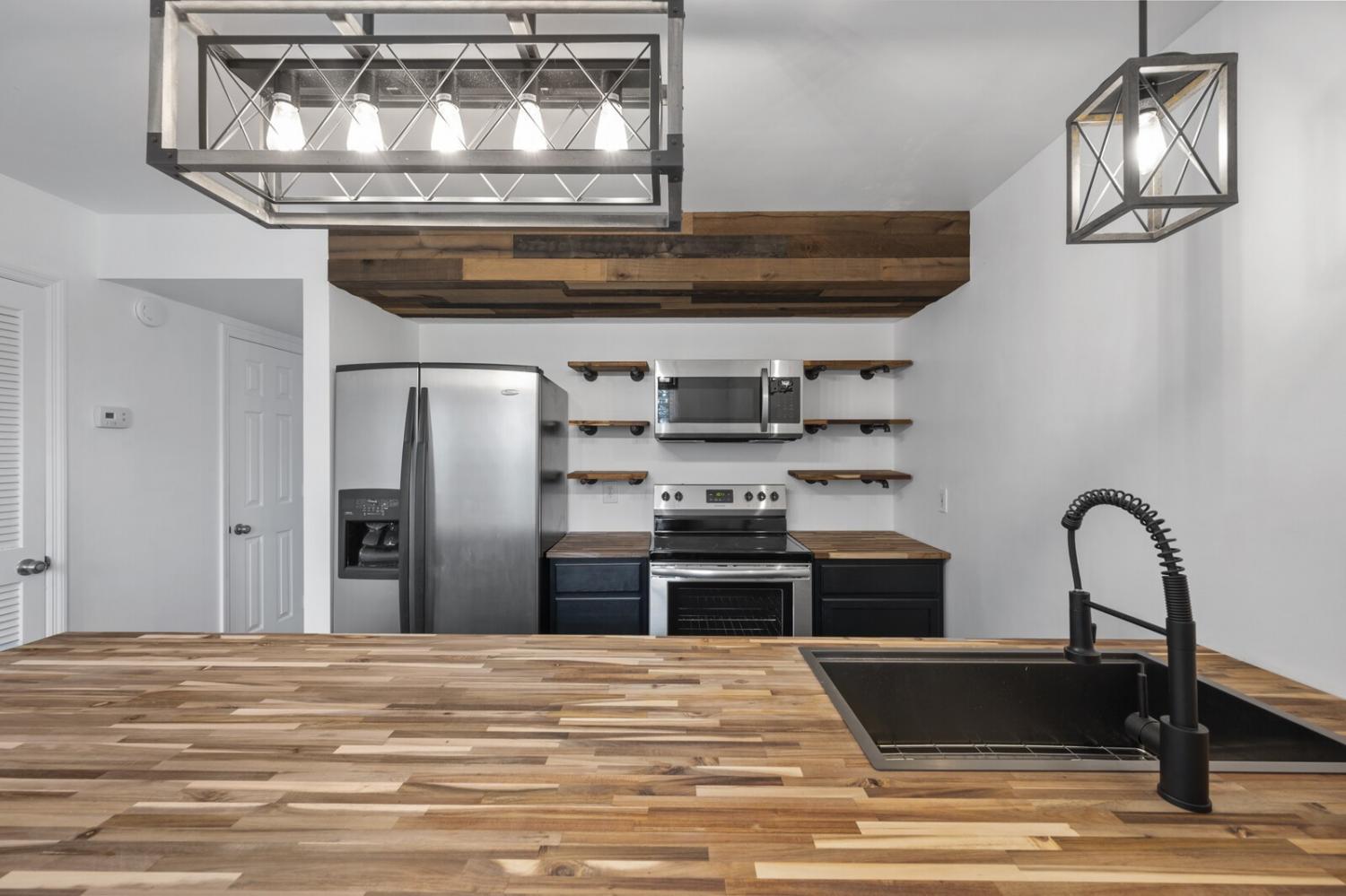 714-Fox-Ridge-Dr For Sale