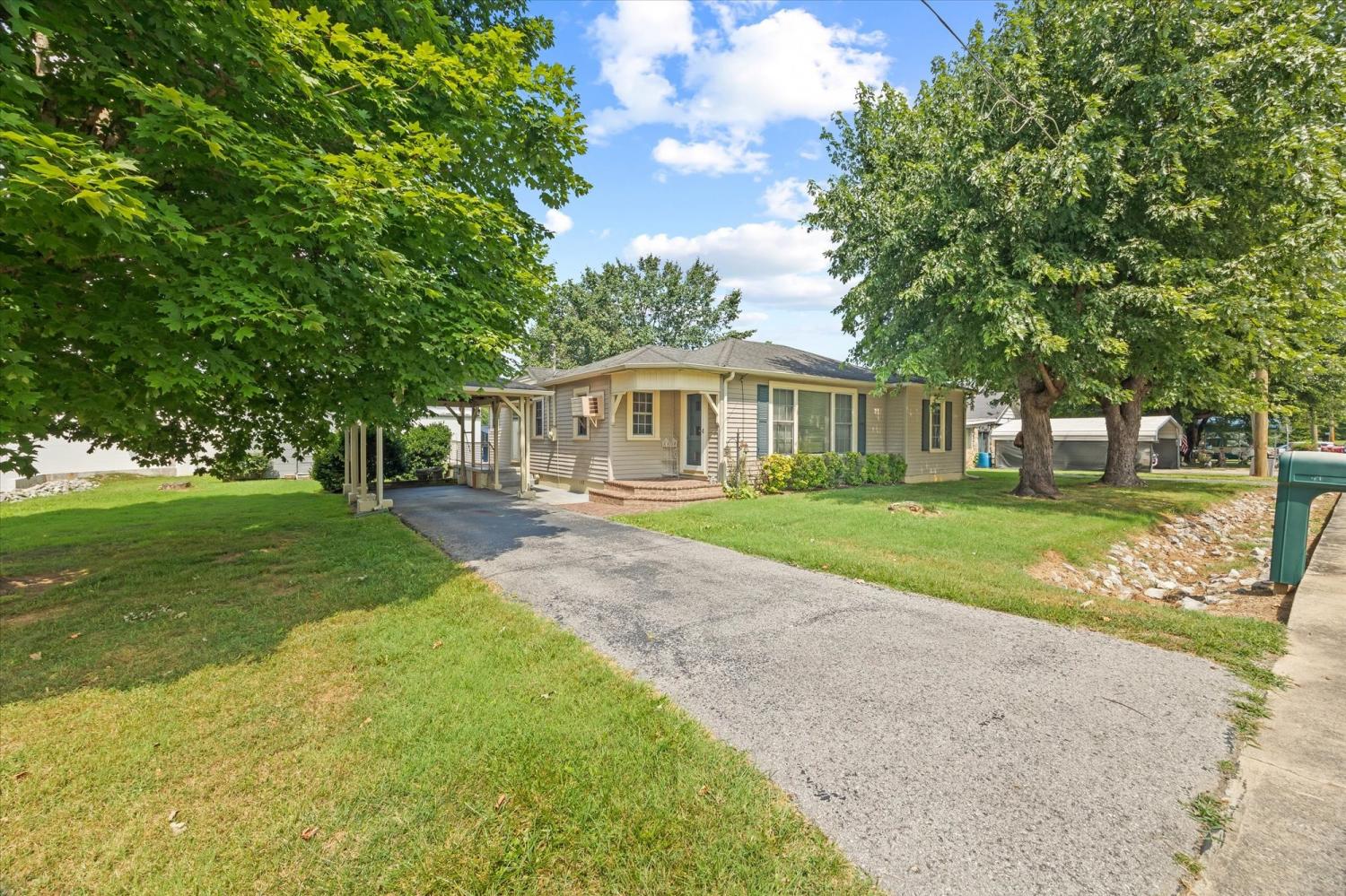 710-Oakland-Park-Dr For Sale