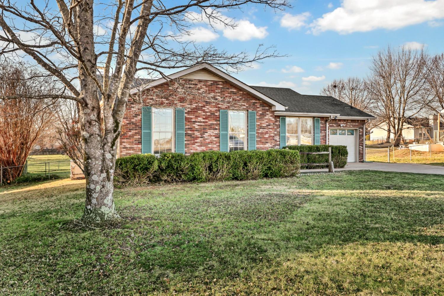 3708 Trenton Rd TN 37040 For Sale - 