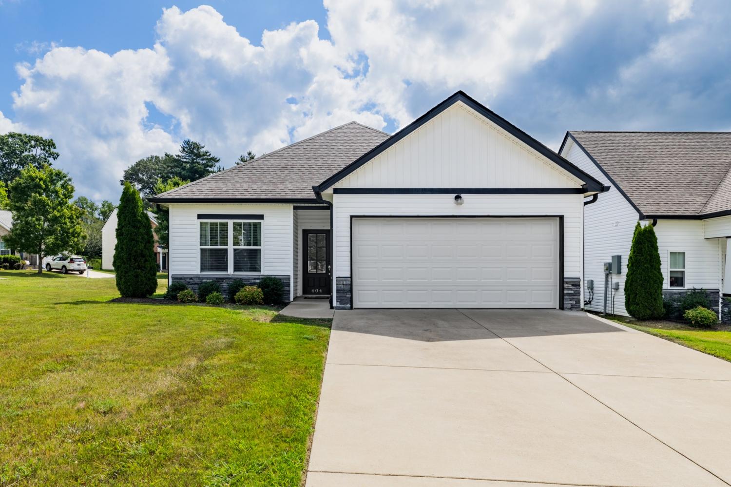 404-Golf-Club-Ln For Sale