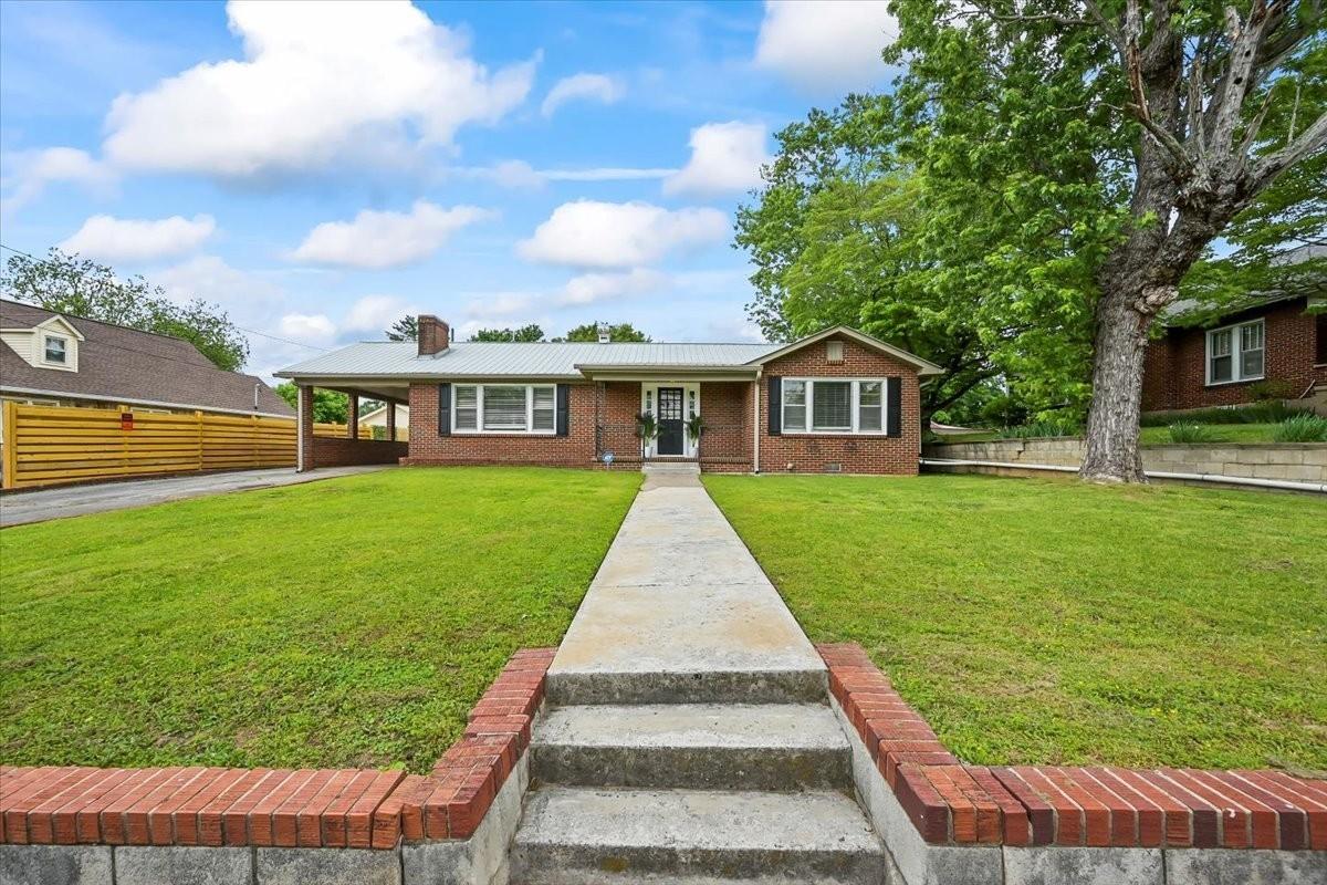 635-N-Spring-St For Sale