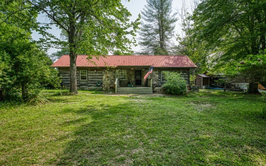 210-Kingwood-Dr For Sale