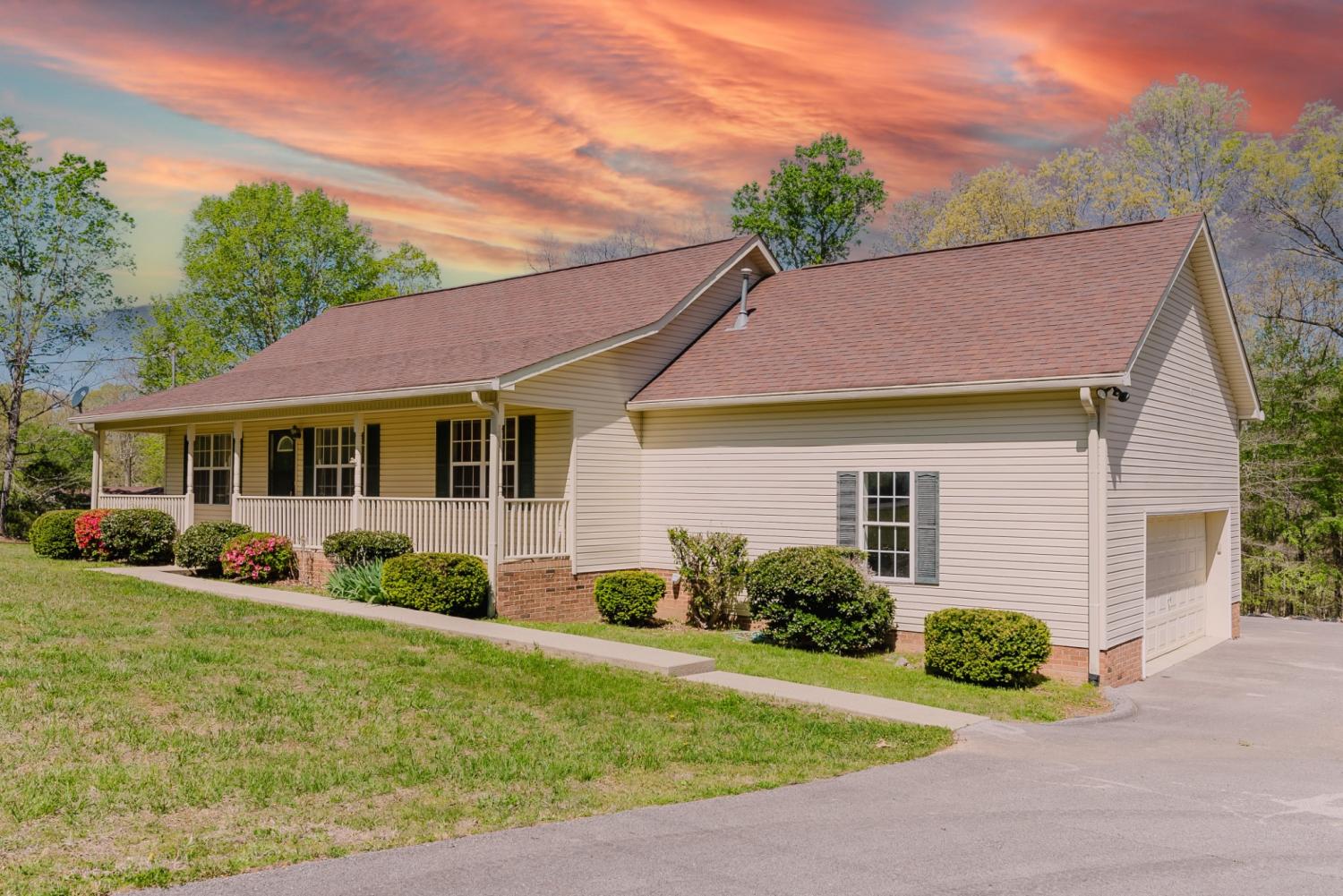 1111-Old-County-House-Rd For Sale