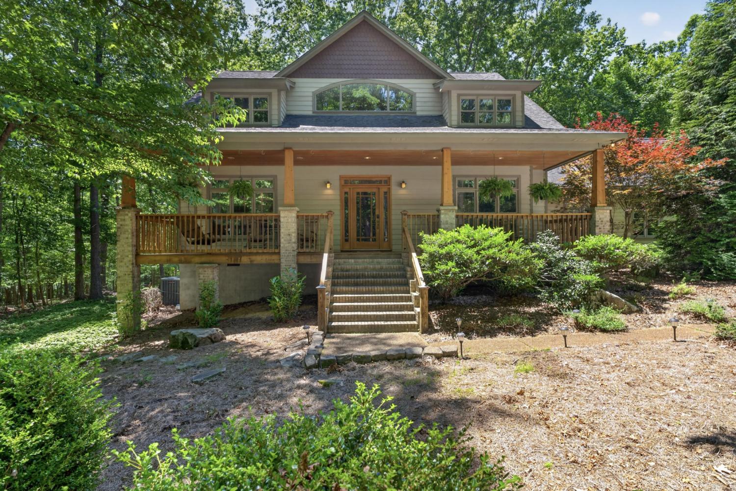 2046-Lakeshore-Dr For Sale