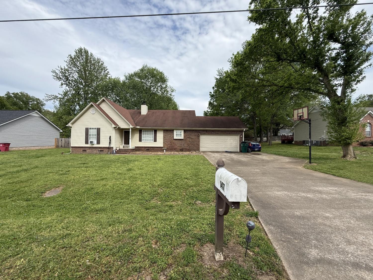 147-Candlewick-Dr For Sale