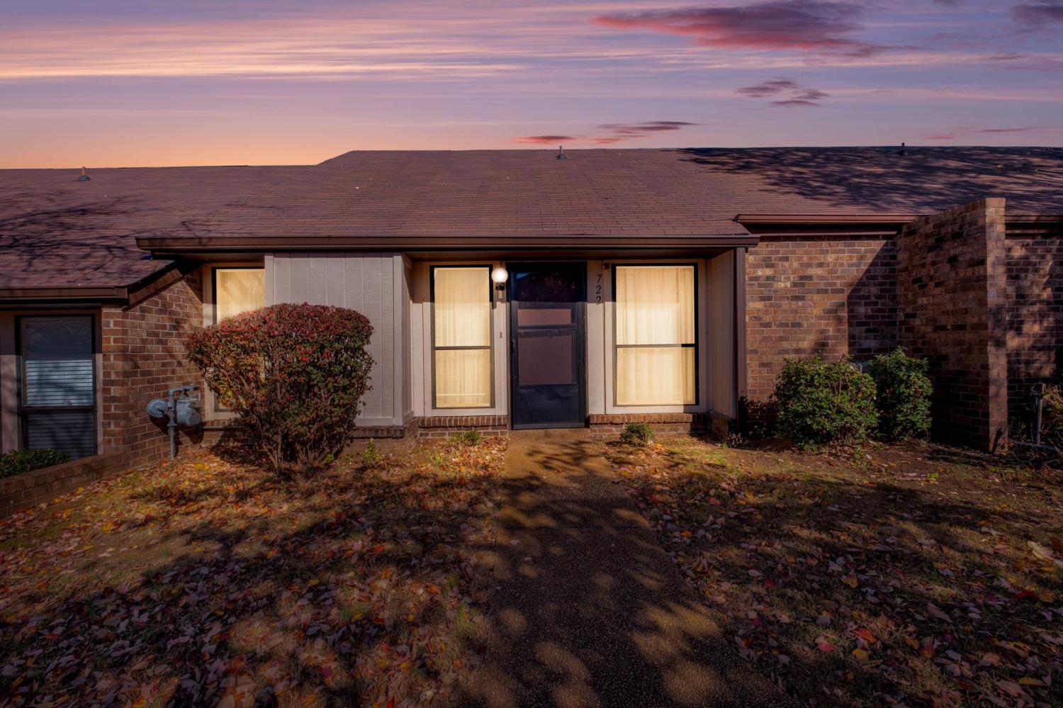 722-Blue-Brick-Pl For Sale