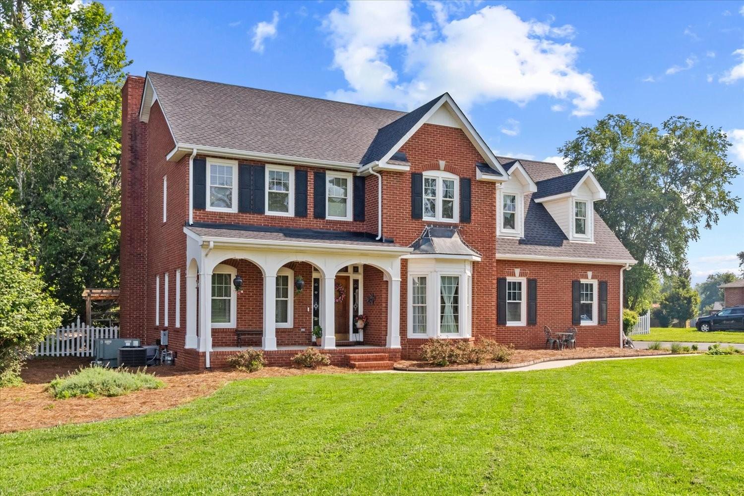 804-Twelve-Oaks-Rd For Sale
