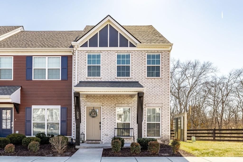 223-Holywell-Dr For Sale