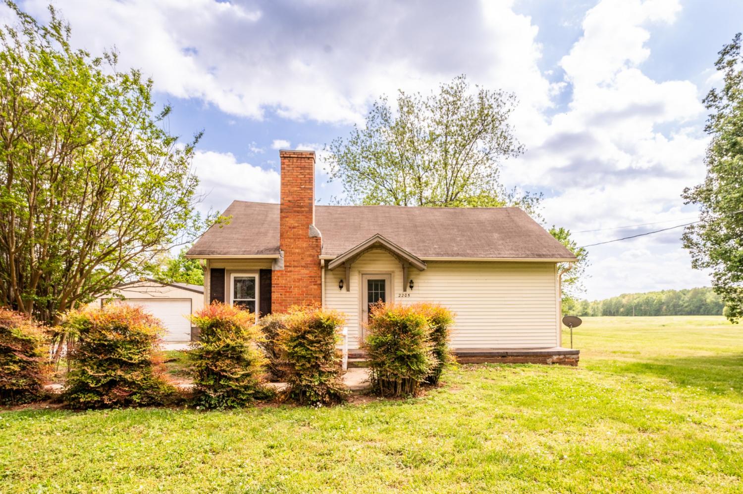 2205-W-Wood-St For Sale