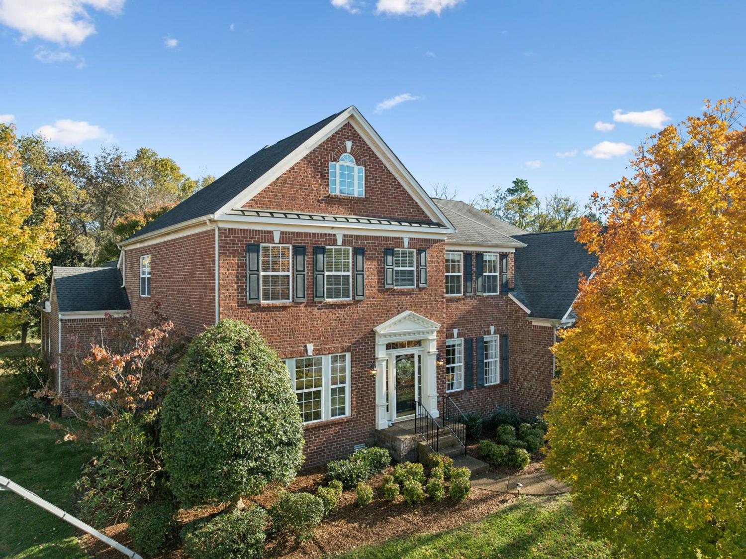 652-Aylesford-Ln For Sale