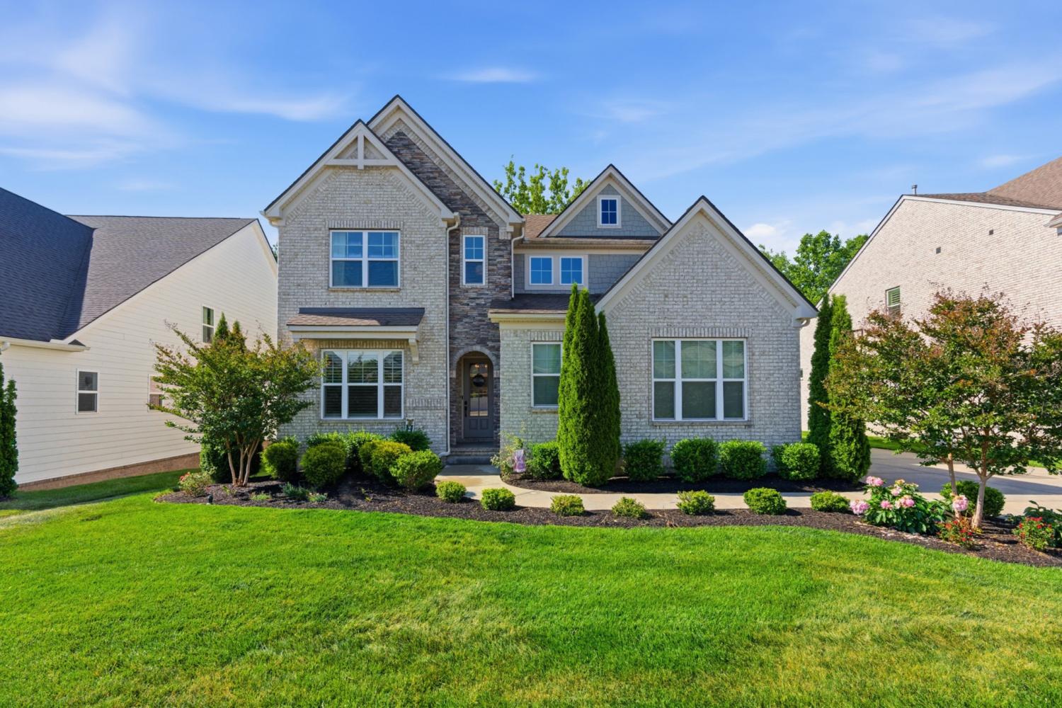 1089-River-Oaks-Blvd For Sale
