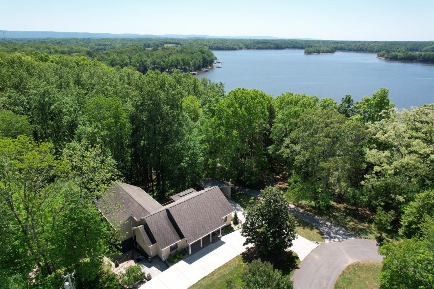 105-W-Paradise-Dr For Sale