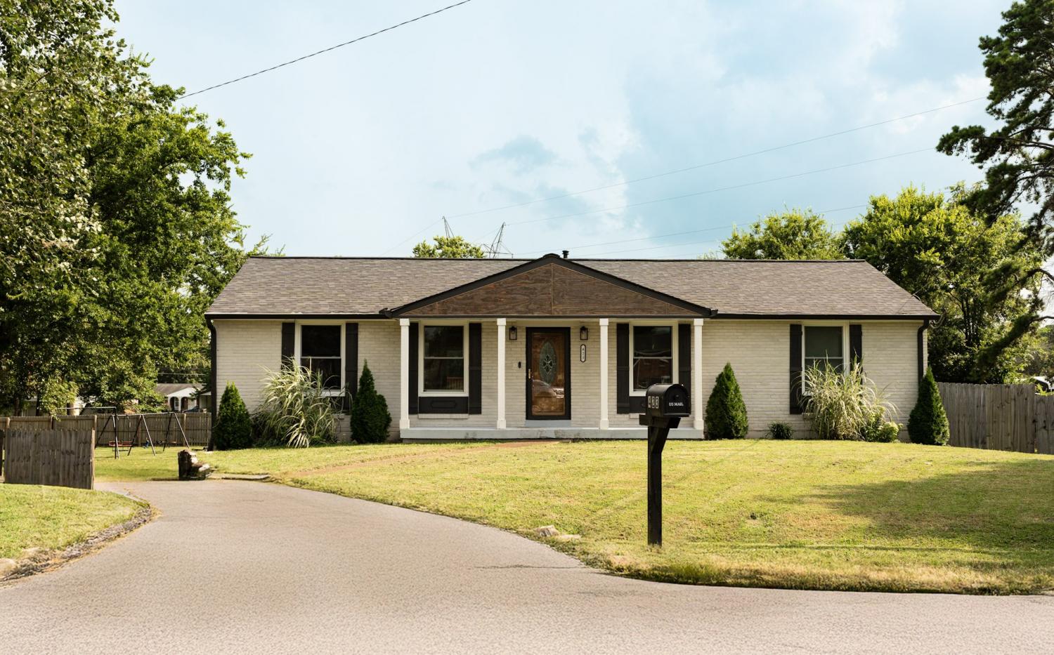 423-Lynn-Ct For Sale