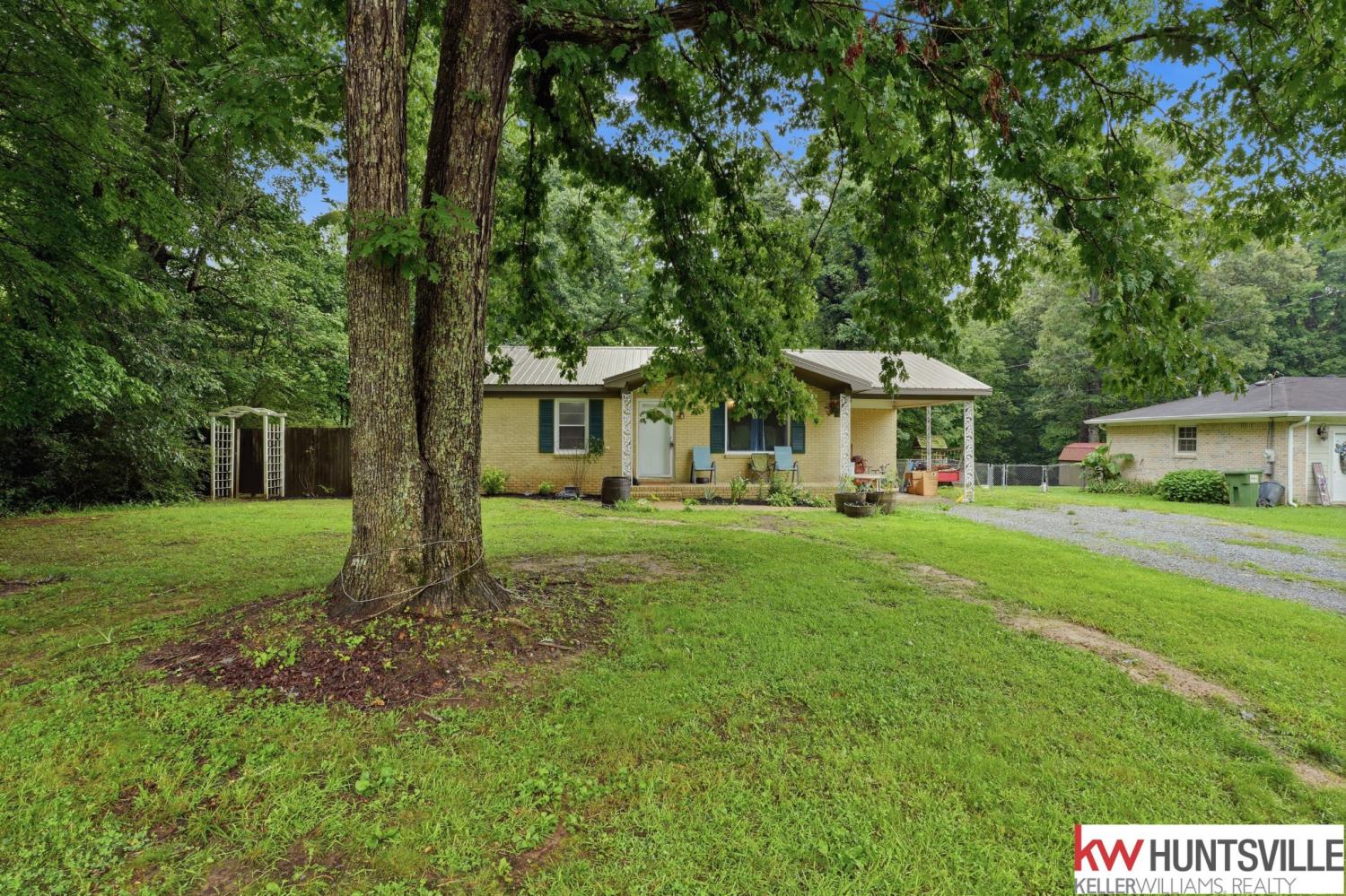 39-Eastwood-Dr For Sale