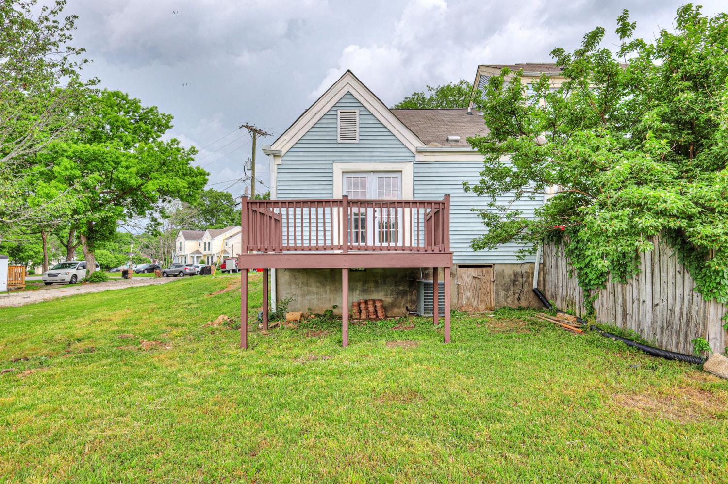 809-Lake-Terrace-Dr For Sale
