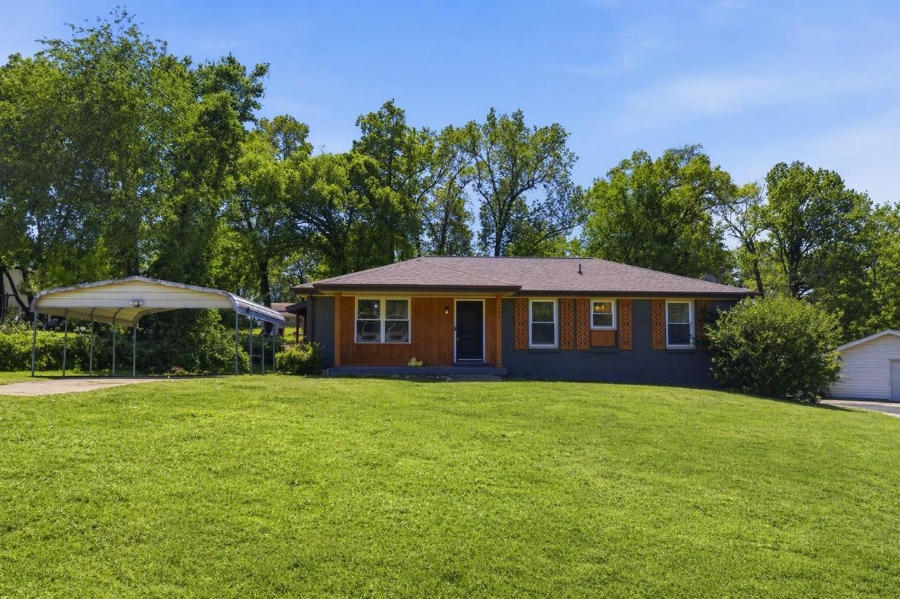 158-Lexington-Dr For Sale