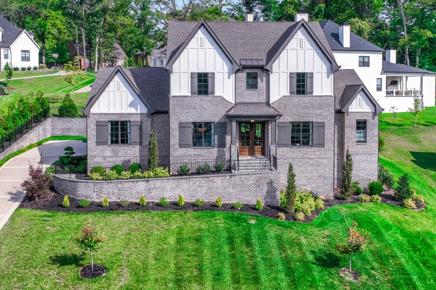 1596-Eastwood-Dr For Sale