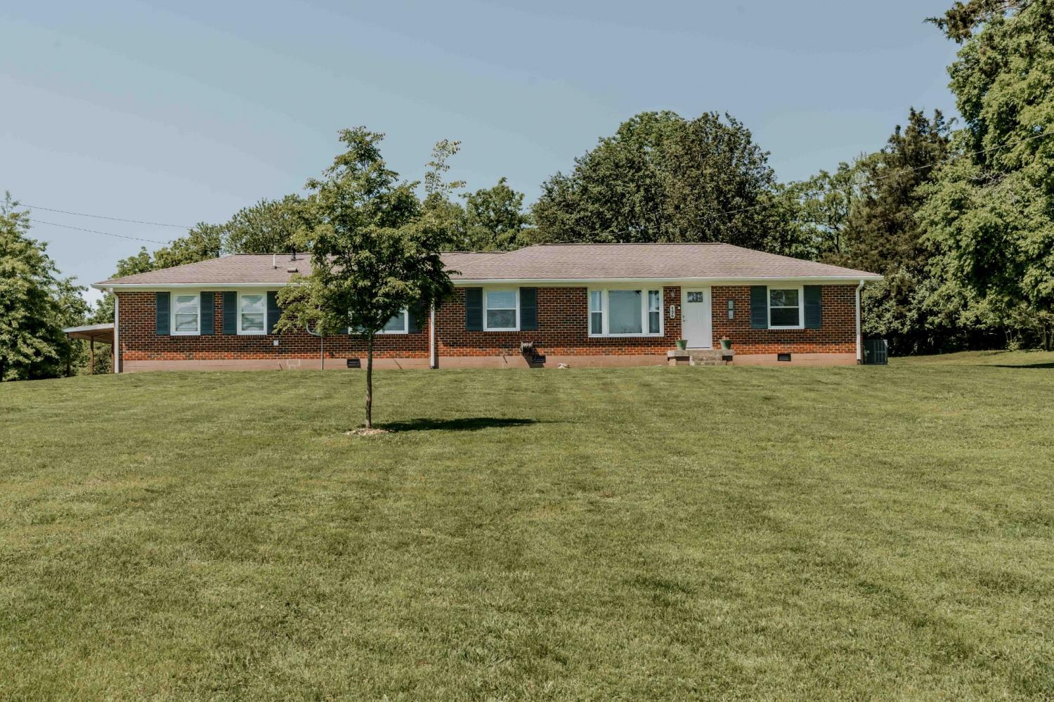 126-Country-Club-Dr For Sale