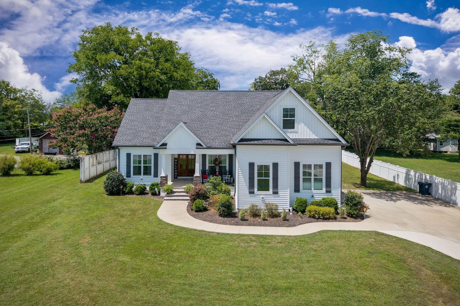 713-S-College-St For Sale