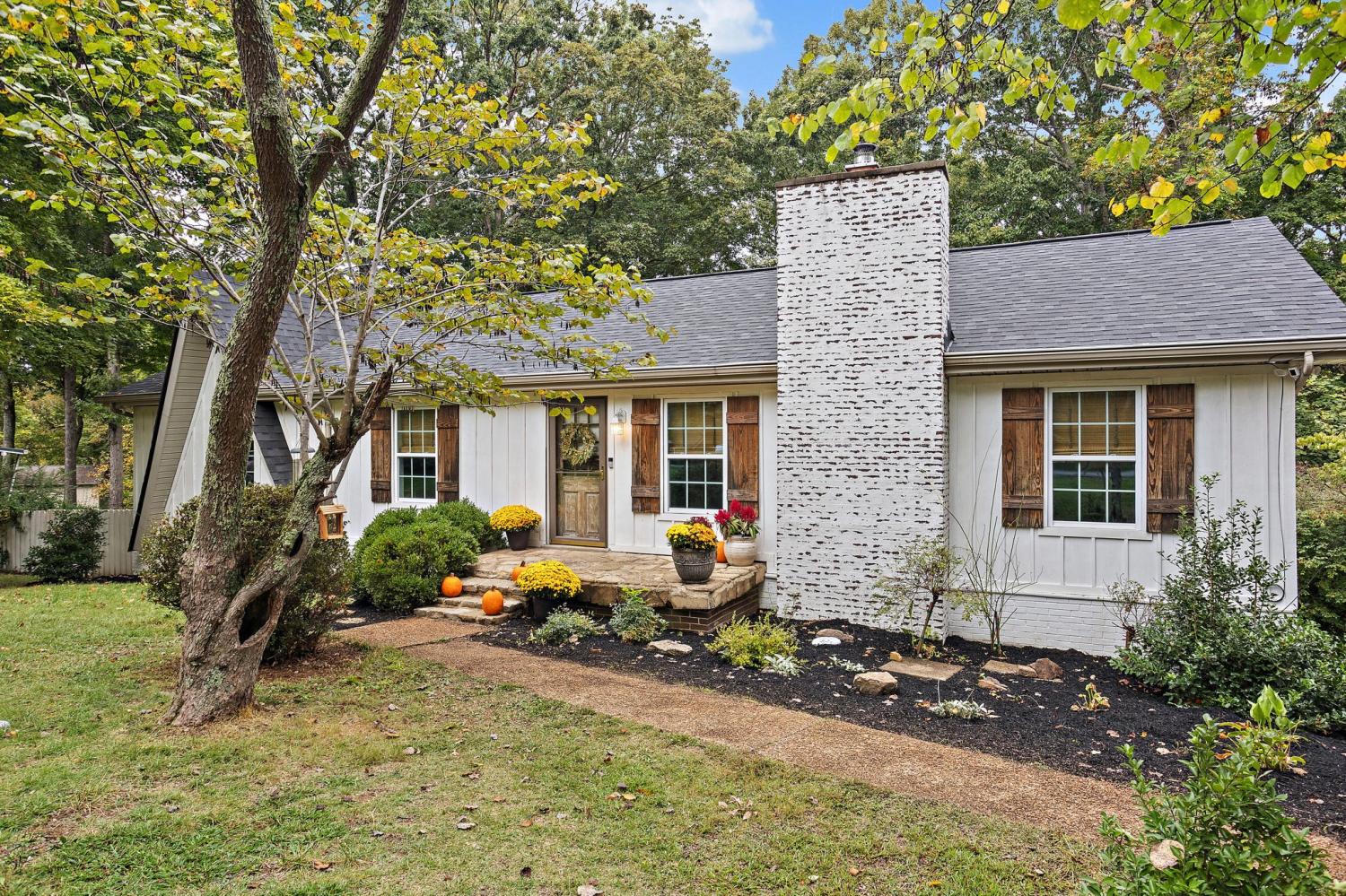 1017-Red-Oak-Dr For Sale