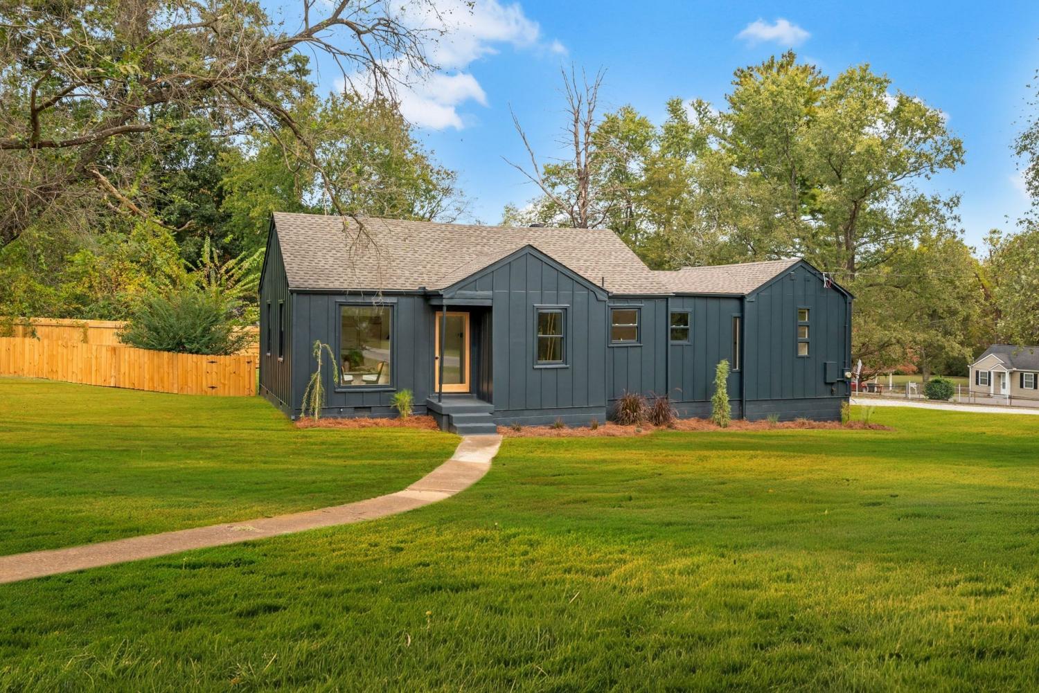 732-Drummond-Dr For Sale