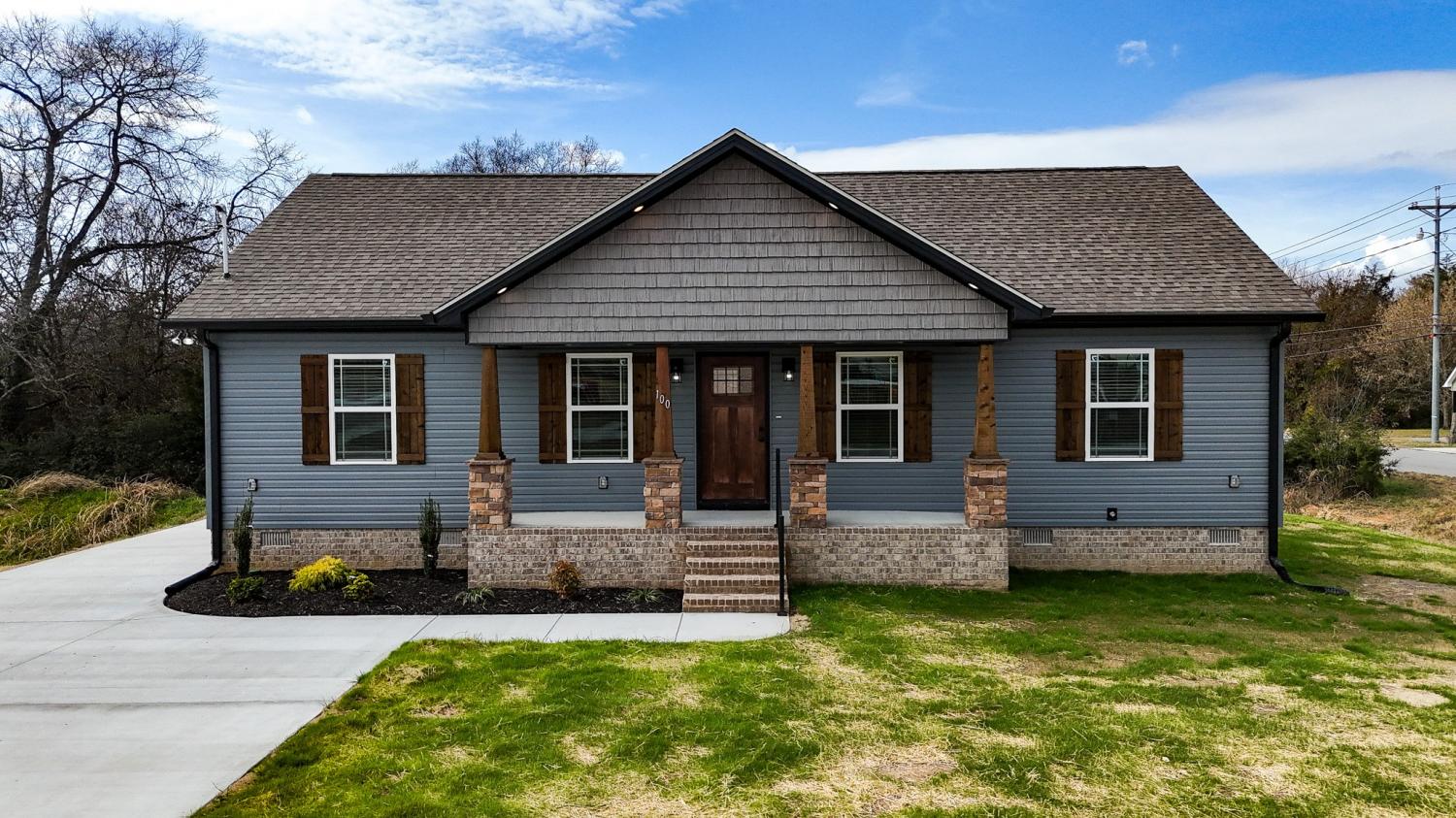 100-Demombreum-Circle For Sale