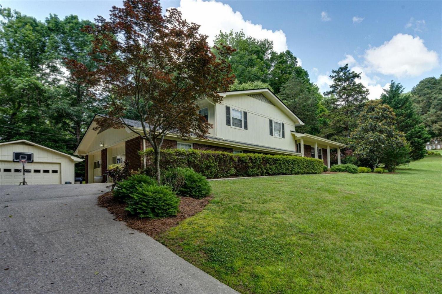 2203-Mathis-Lane For Sale