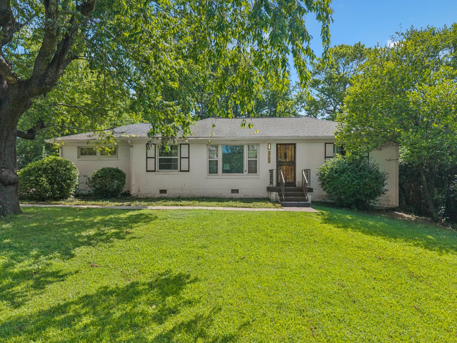 2103-Dearborn-Dr For Sale