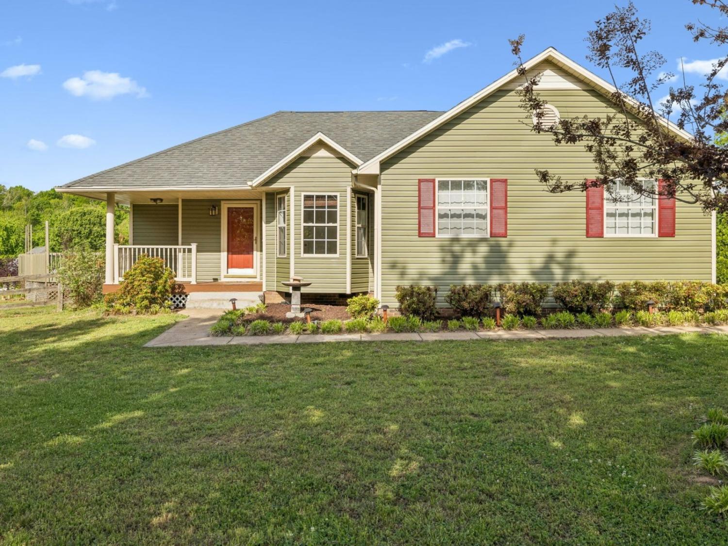 136 Oak Valley Dr TN 37174 For Sale - 