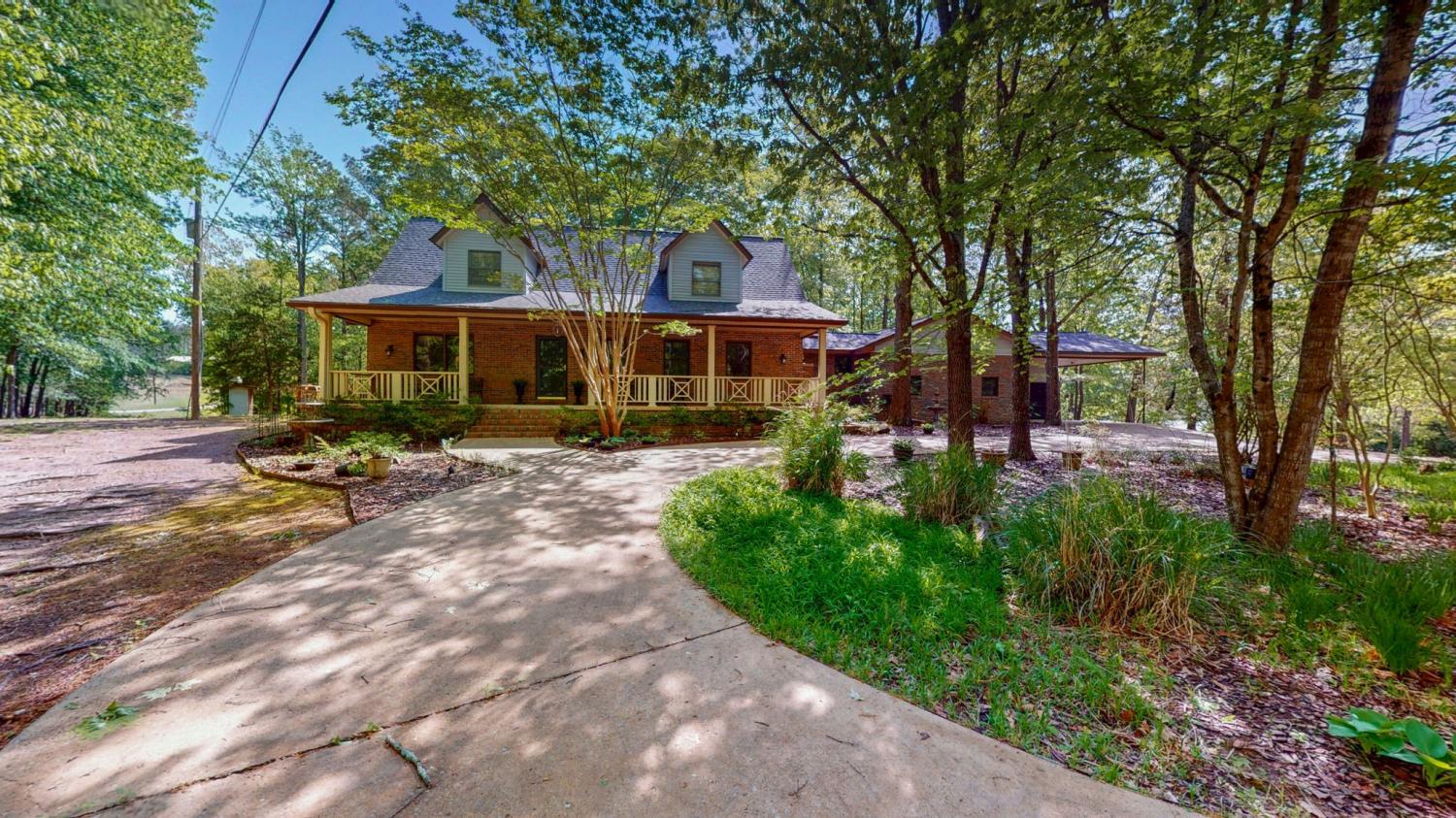 35-Davis-Rd For Sale