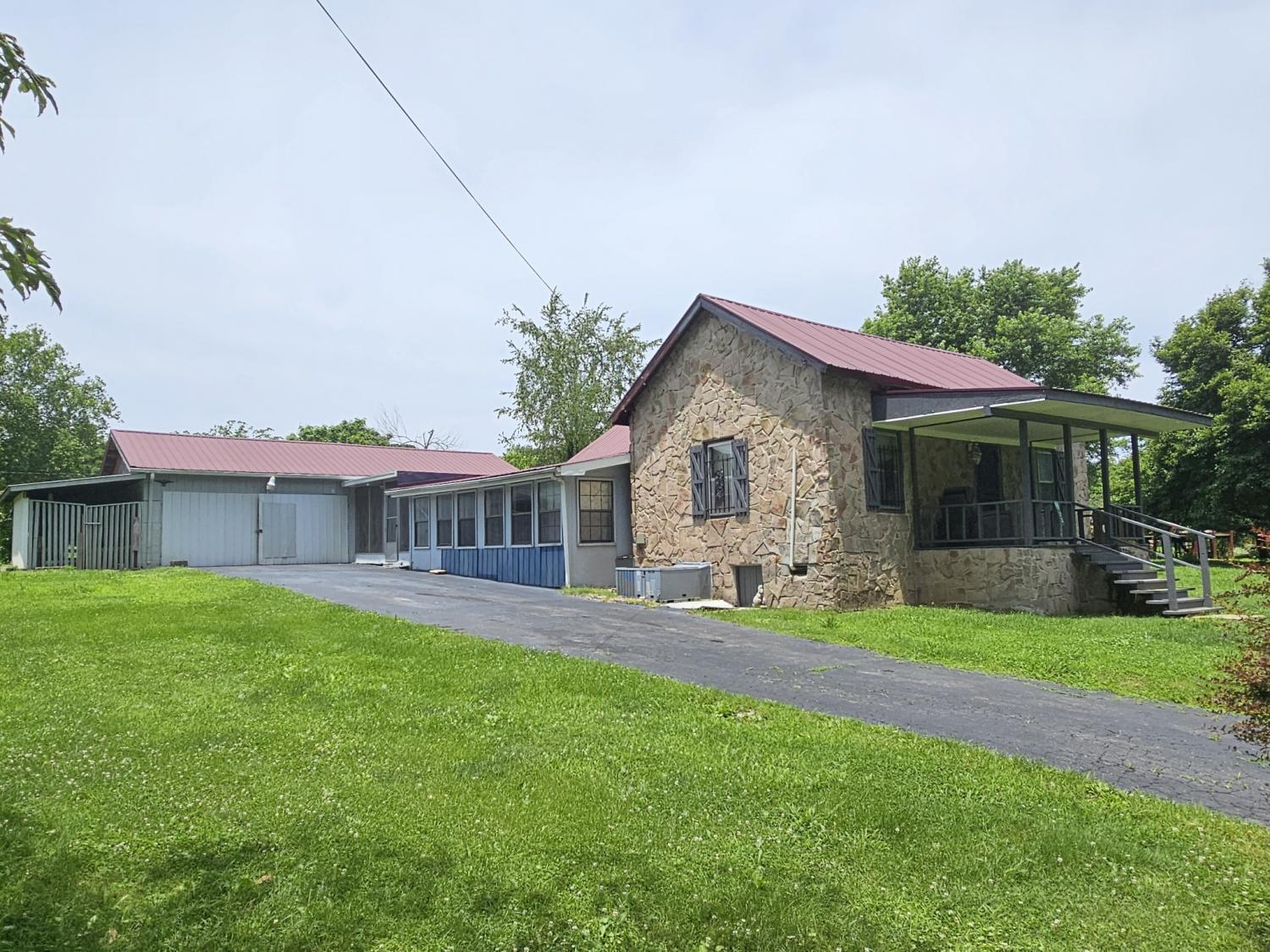 273-E-Lee-Dr For Sale