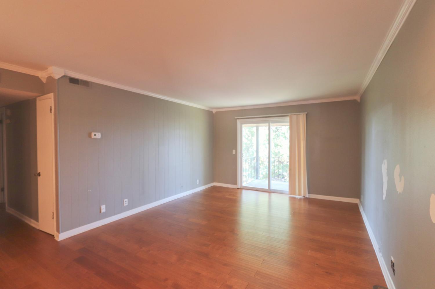 555-N-DuPont-Ave For Sale