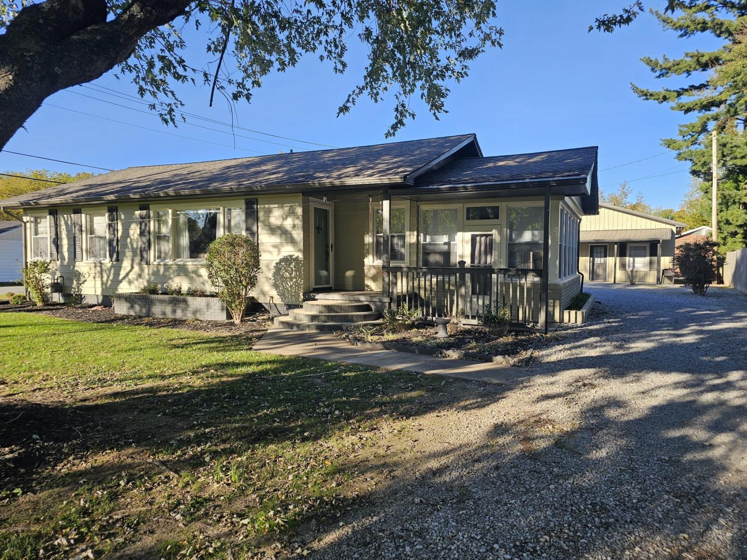 1300-Grapevine-Rd For Sale