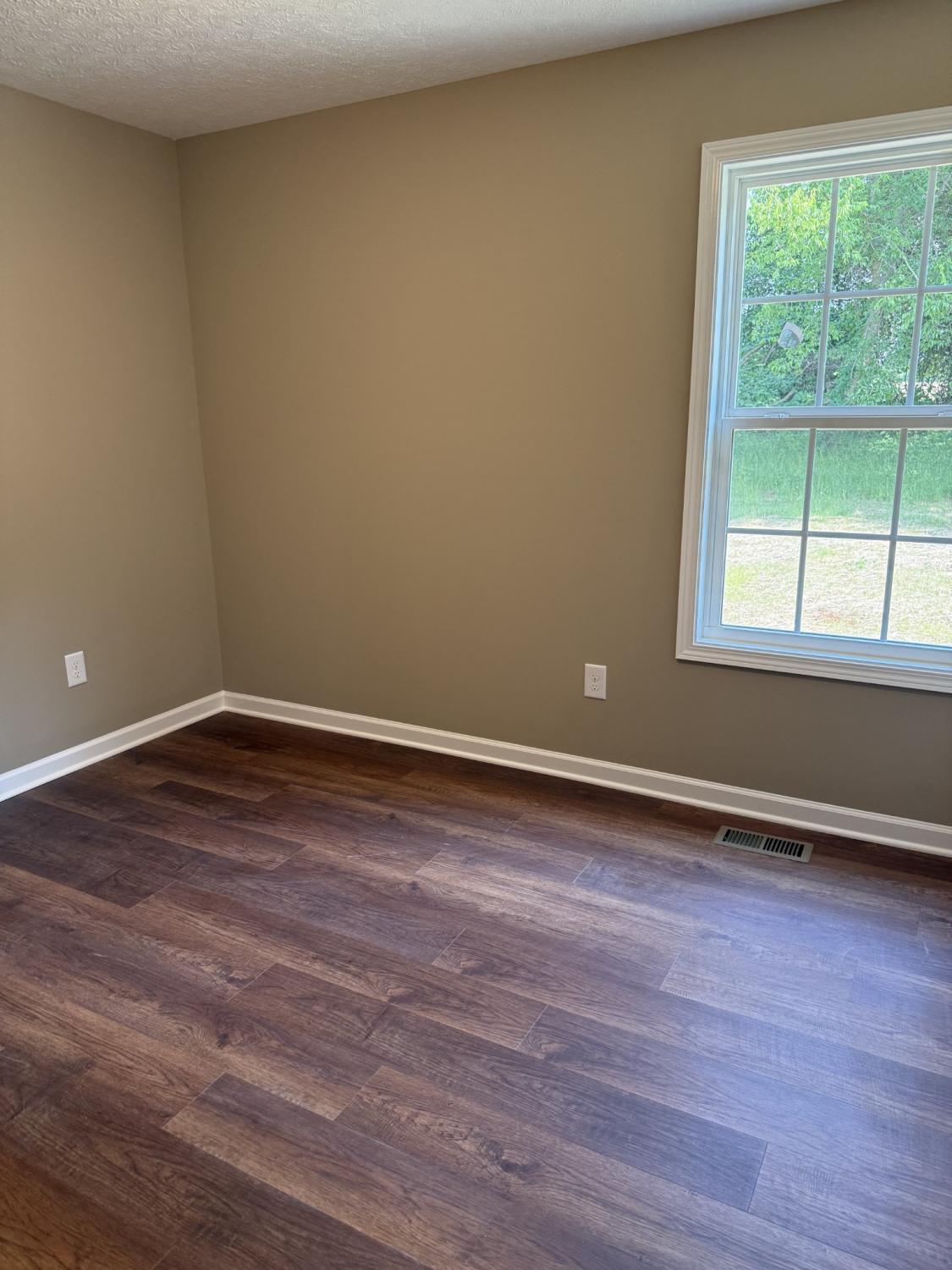 93-Hesselly-Rd For Sale