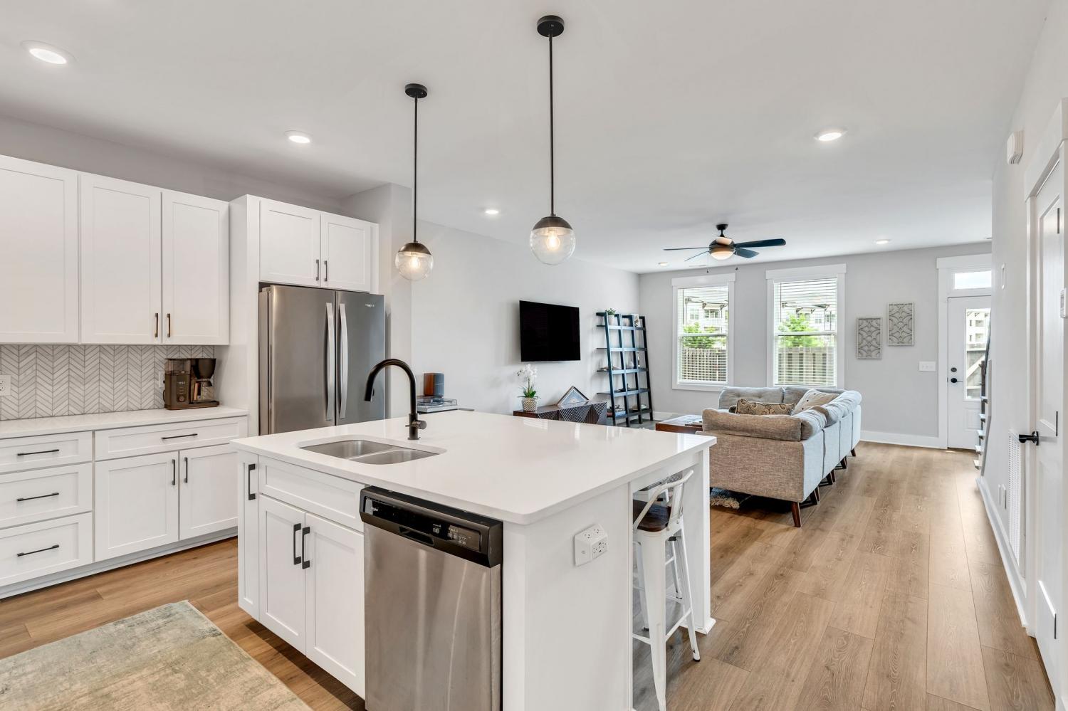 2087-Oakwood-Ave For Sale