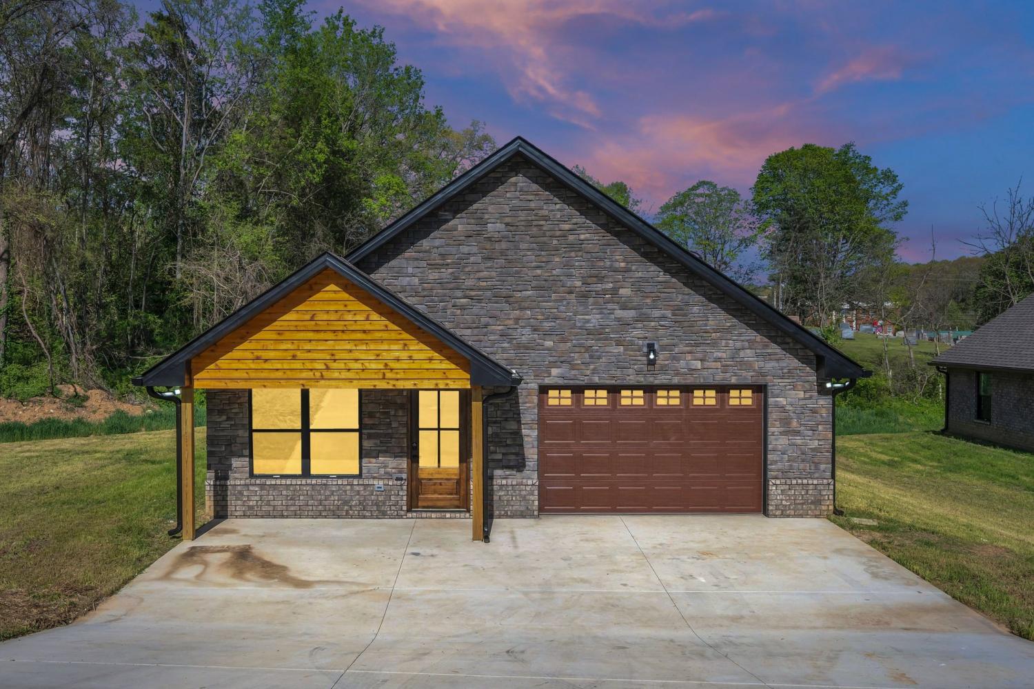 112-Hooper-Dr For Sale
