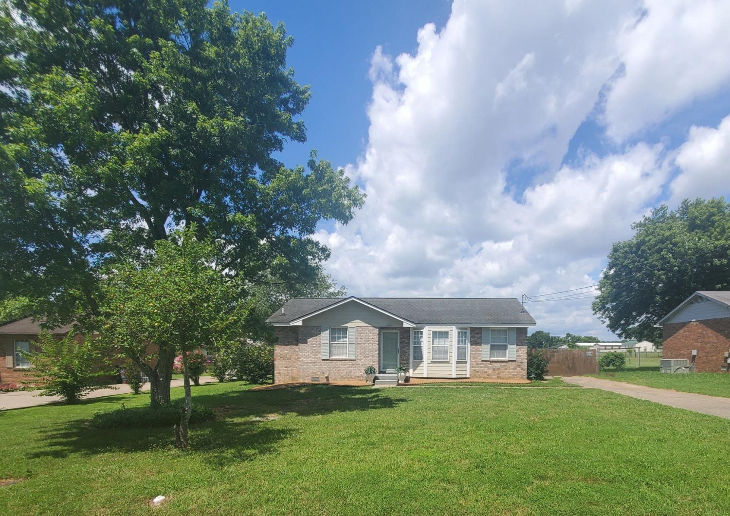 120-Trail-Dr For Sale