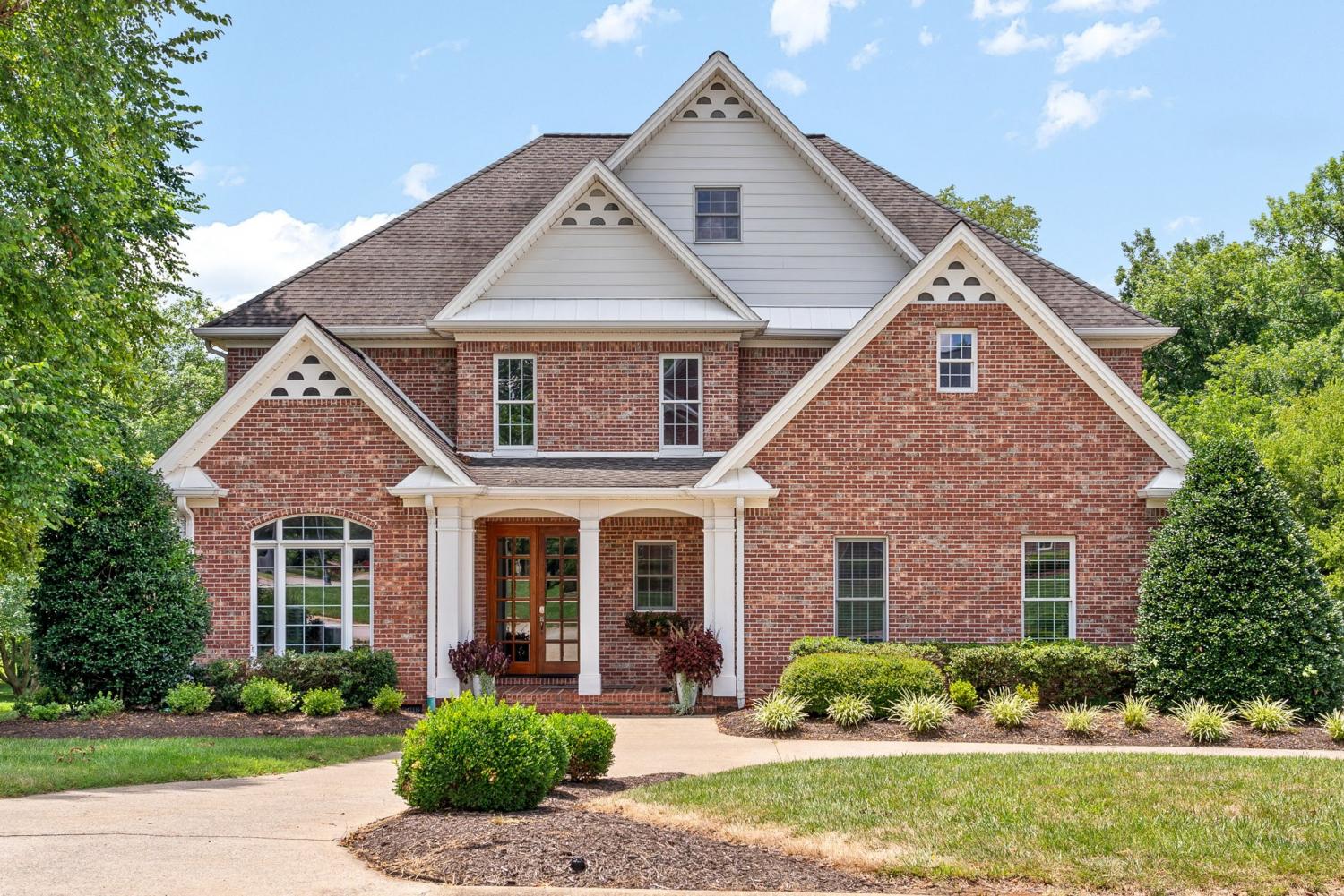 305-Lincoln-Way For Sale