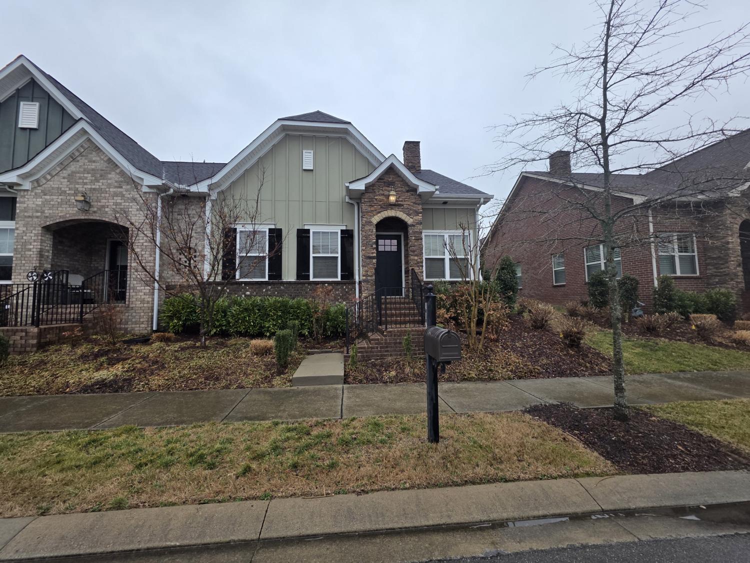 419-Carriage-House-Ln For Sale