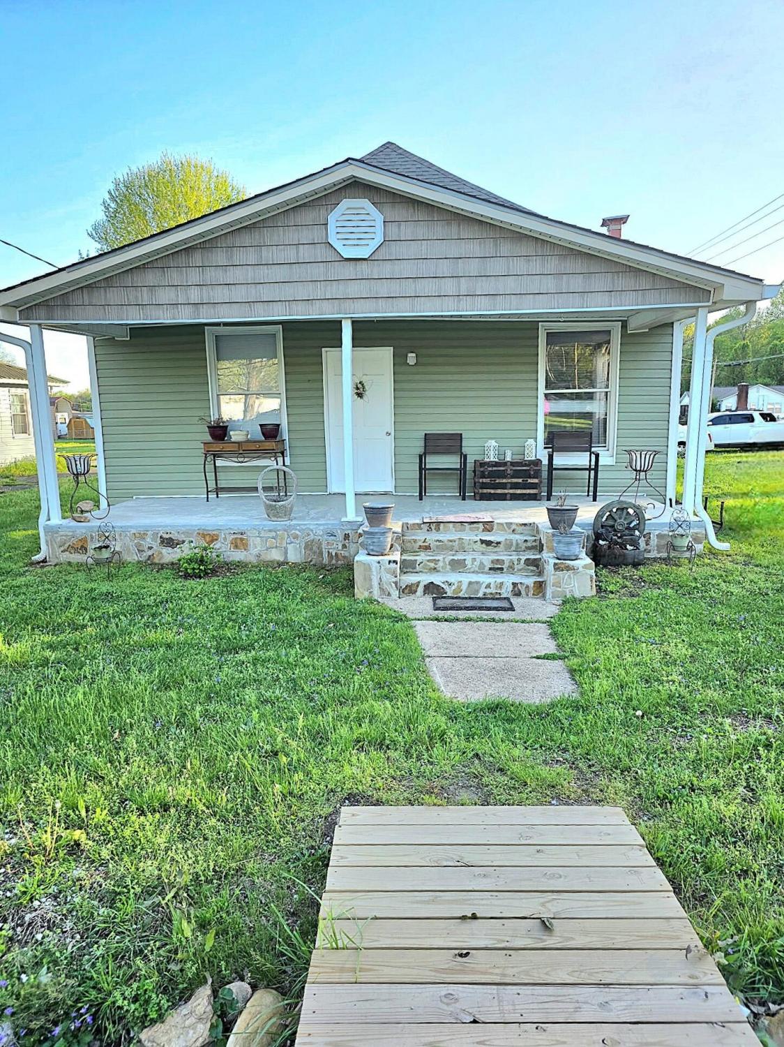 491-Piccadilly-Avenue For Sale