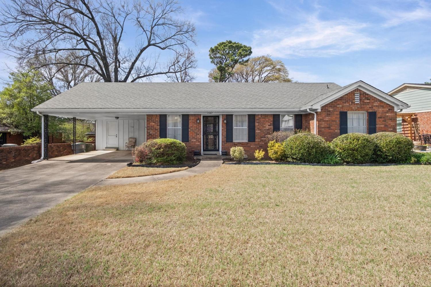 1587-JOANNE-ST For Sale