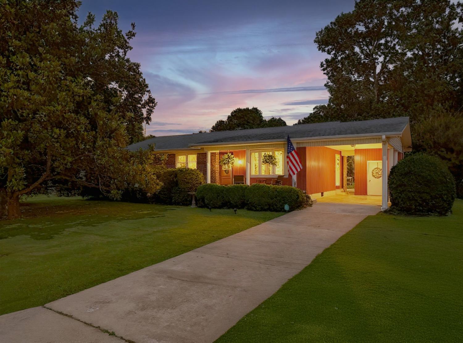 917-2nd-Ave For Sale