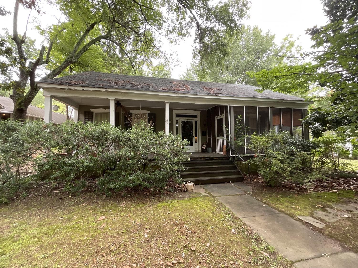605-W-College-St For Sale